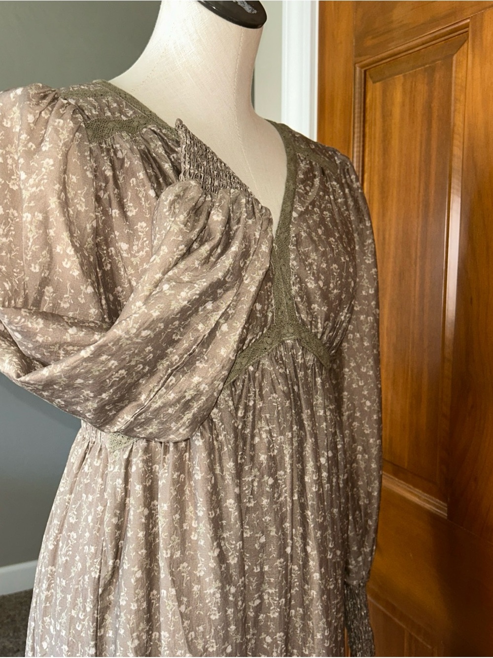 In Loom Beige Floral Long Sleeve Tiered Maxi Dress Cottage Core Fairy Bridgerton - Picture 10 of 16